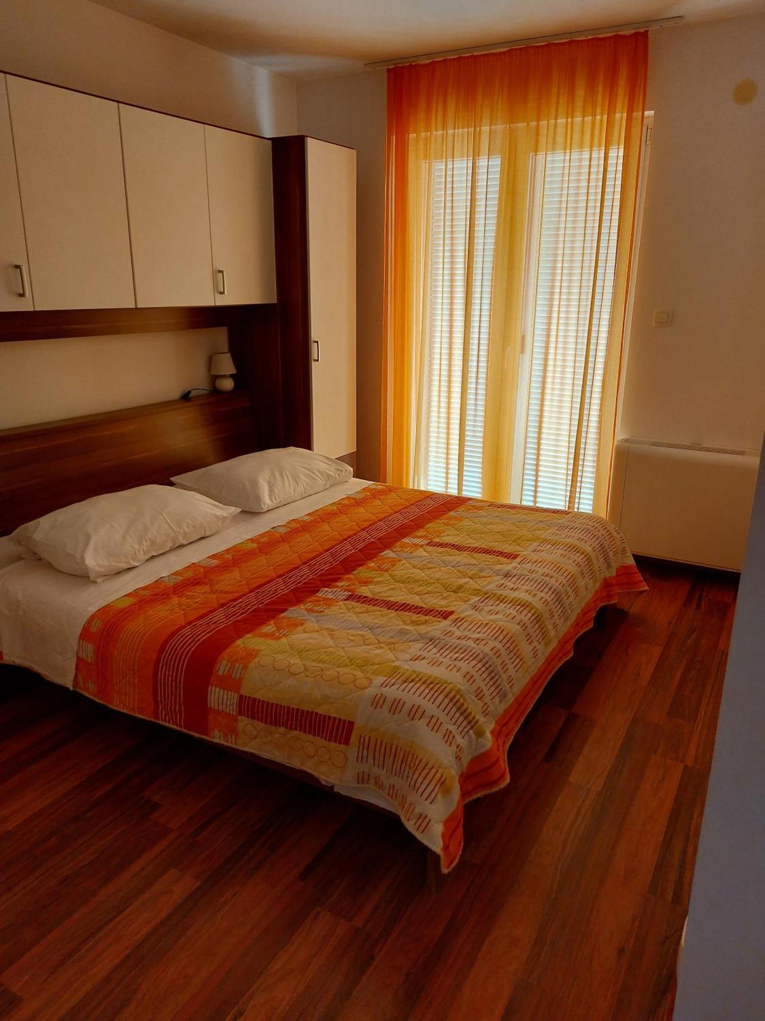 Apartments Palit Rab Town Exterior photo